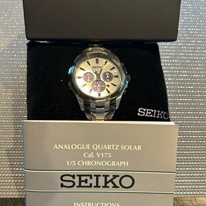 Seiko Men's Silver Chronograph Watch